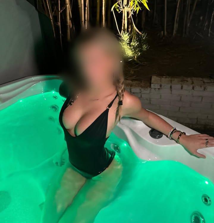 Chica busca chico en Ibiza: 