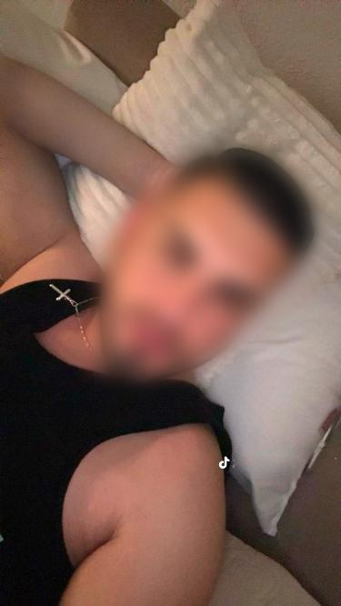 613594034: Chico busca chica en Granada