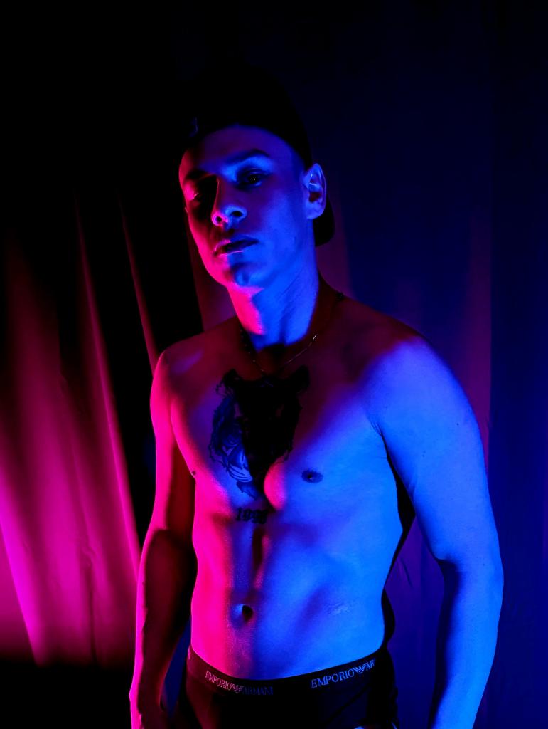 610322546: Chica busca chico en Madrid