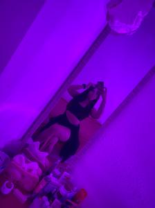 647315397: Chica busca chico en Madrid