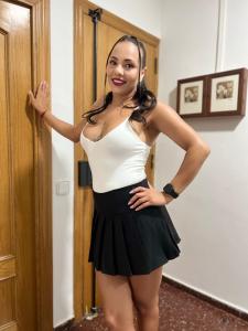 677000549: Chica busca chico en Barcelona