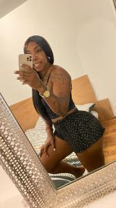 614873379: Chica busca chico en Tarragona