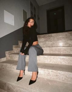 637979593: Chica busca chico en Madrid