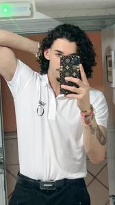 613599333: Chica busca chico en Sevilla