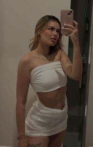 627496283: Chica busca chico en Gerona