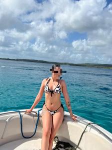 613696497: Chica busca chico en Cádiz