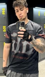 744756133: Chico busca chica en Valencia