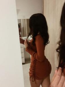 633691368: Chica busca chico en Sevilla