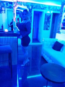 663723794: Chica busca chico en Madrid