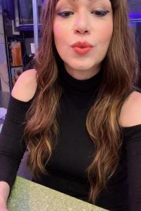 617510100: Chica busca chico en Barcelona