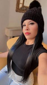 651693834: Chica busca chico en Sevilla