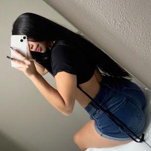 643940983: Chica busca chico en León