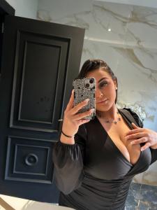 672126389: Chica busca chico en Málaga