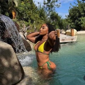 613308059: Chica busca chico en Lugo