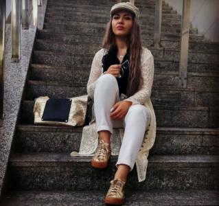 631552681: Chica busca chico en Málaga