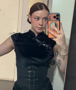 613300551: Chica busca chico en Ibiza