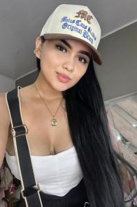 678953858: Chica busca chico en Barcelona