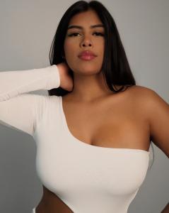 663416731: Chica busca chico en Barcelona