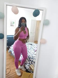 614873379: Chica busca chico en Tarragona