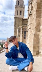 603122420: Chico busca chica en Barcelona