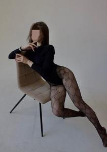 661403445: Chica busca chico en Málaga