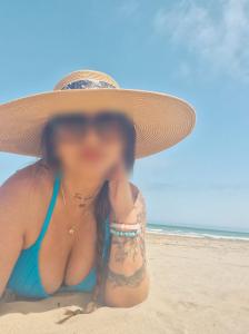 672090272: Chica busca chico en Gerona