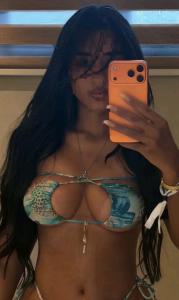 613284042: Chica busca chico en La Coruña