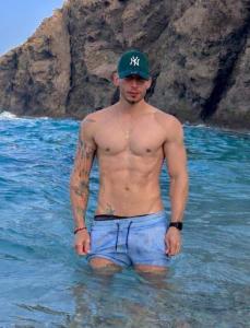 631770973: Chico busca chica en Granada