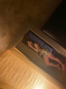 647315397: Chica busca chico en Madrid