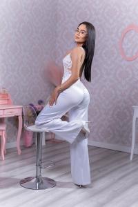 666927555: Chica busca chico en Barcelona