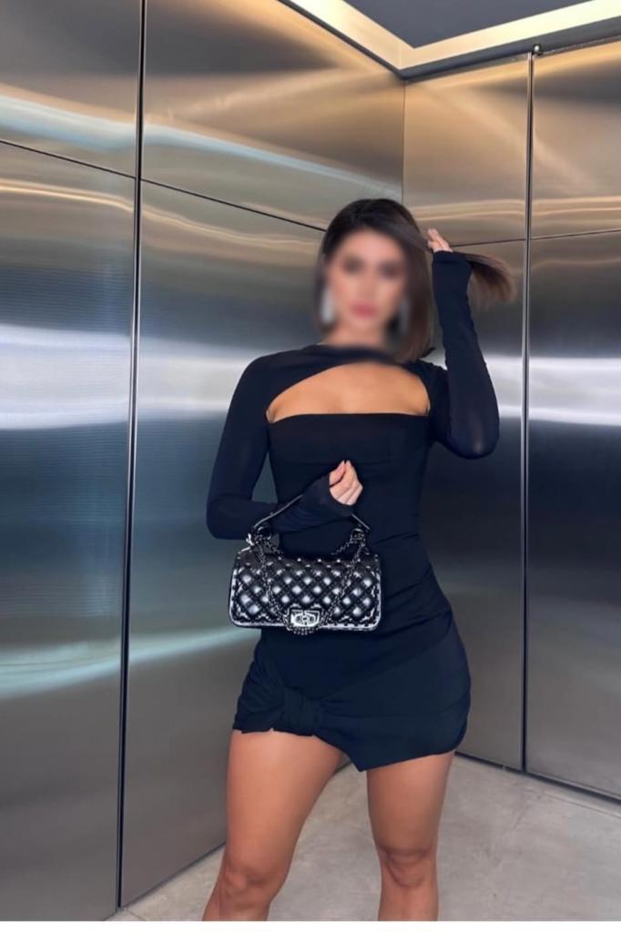 Chica busca chico en Alicante: Chica busca chico