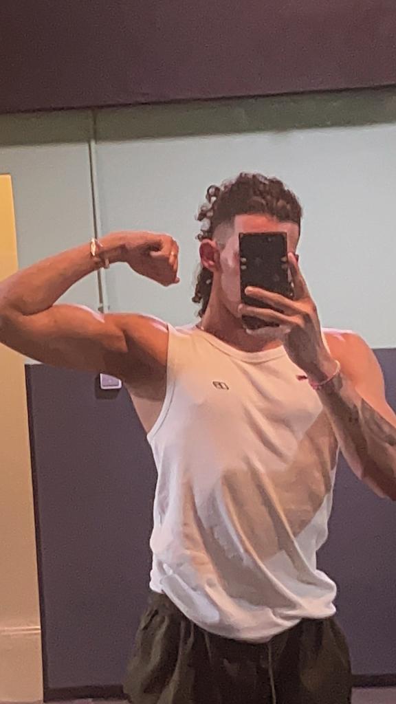 Chica busca chico en Sevilla: 