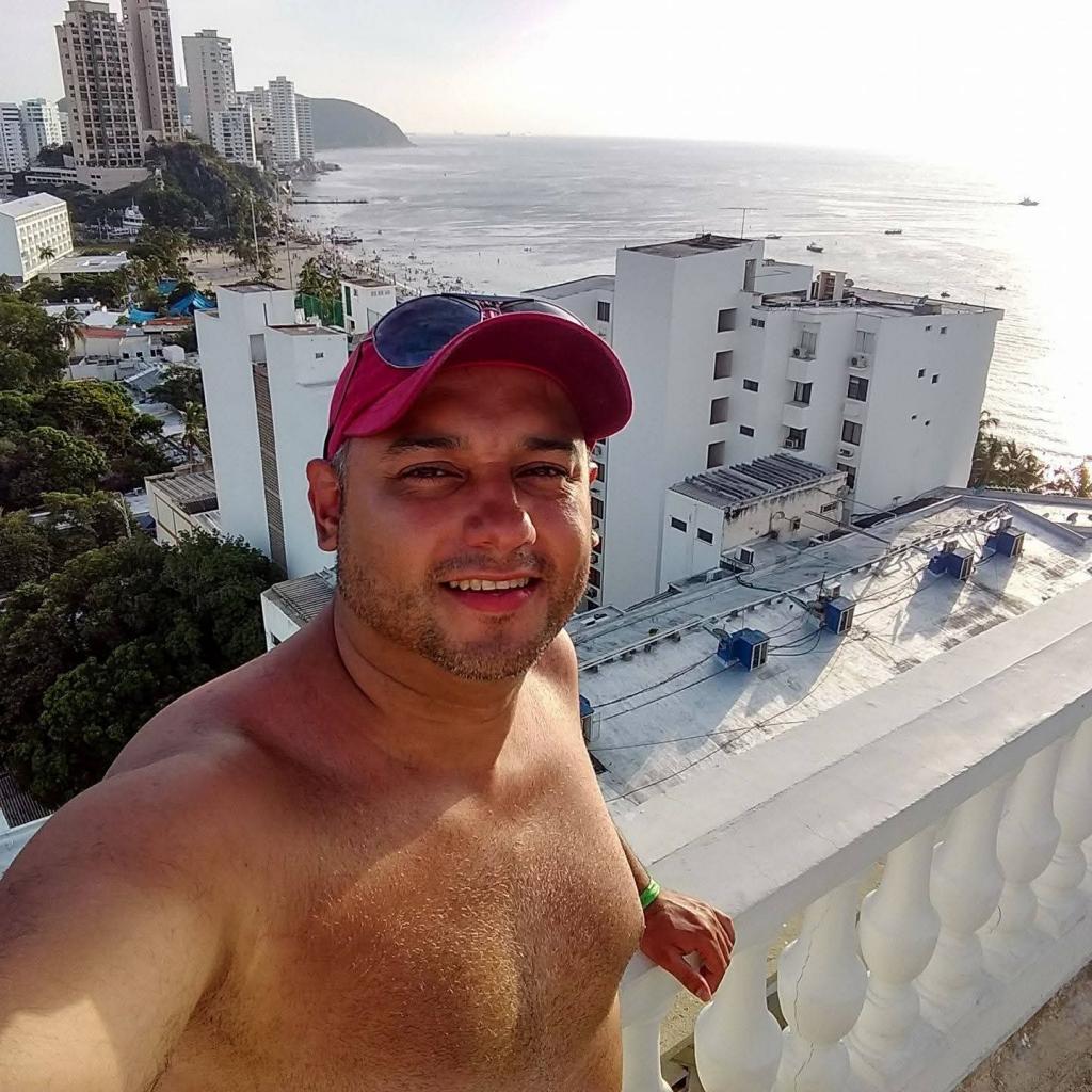 673844336: Chico busca chica en Murcia