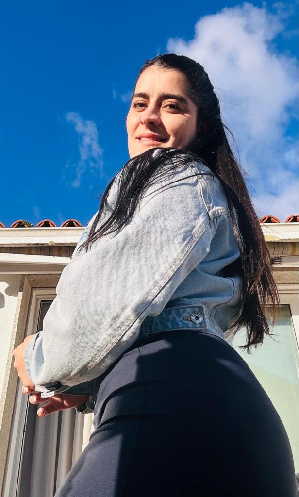 613443796: Chica busca chico en Pontevedra