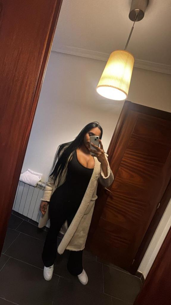 673069426: Chica busca chico en Cáceres