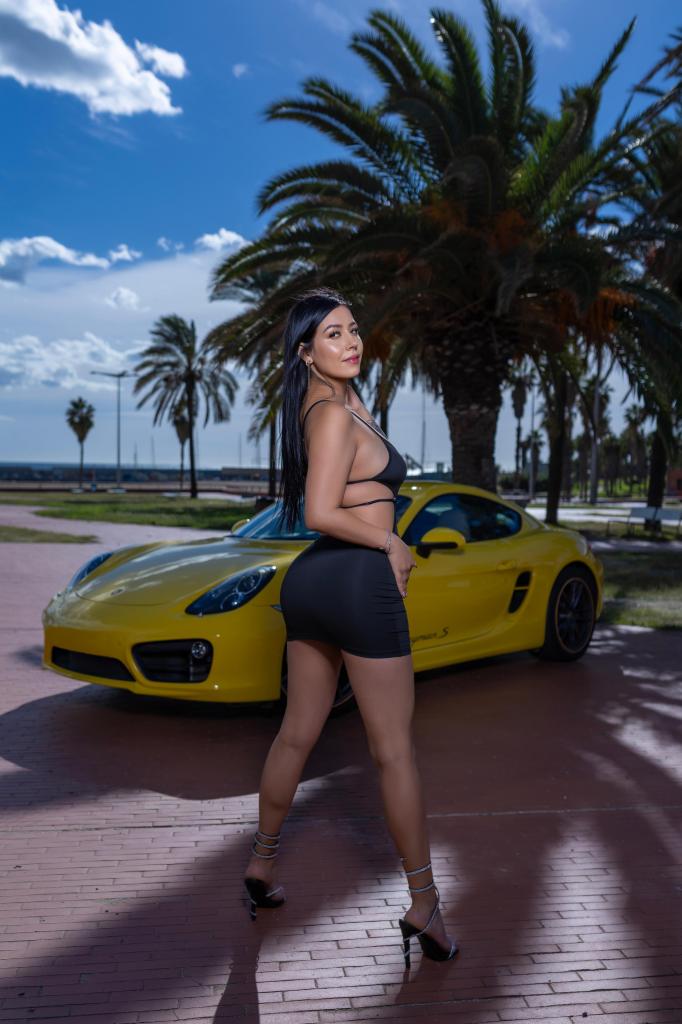 643810830: Chica busca chico en León