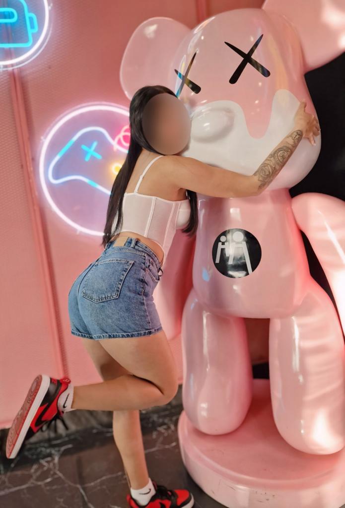 631017641: Chica busca chico en Sevilla