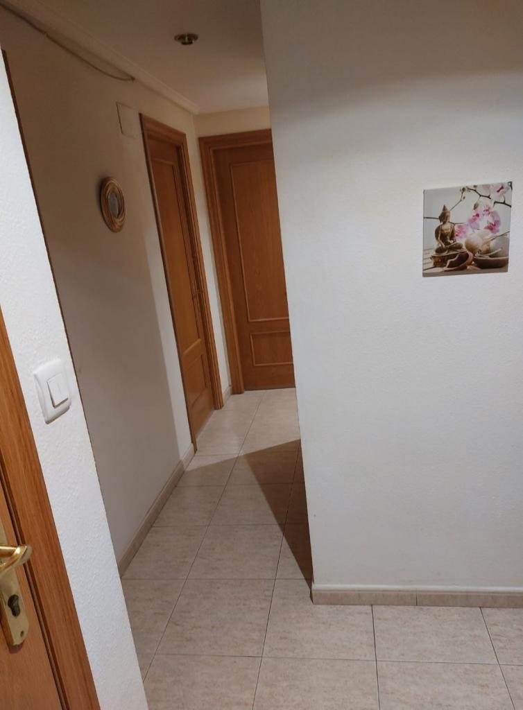 630886199: Chica busca chico en Lérida