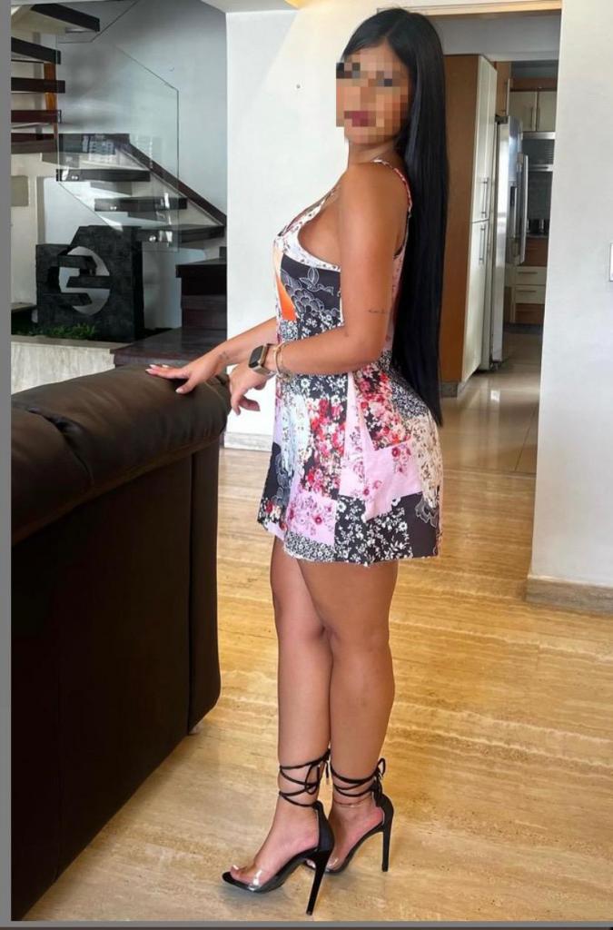 631067805: Chica busca chico en Murcia