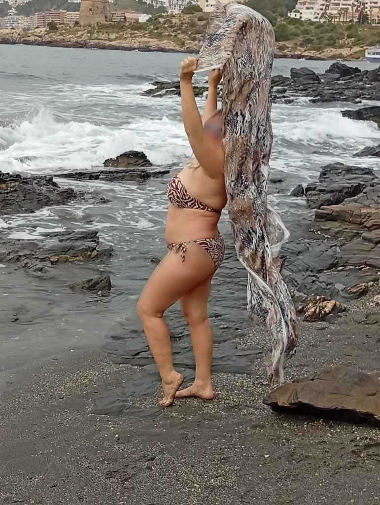 Chica busca chico en Almería: 