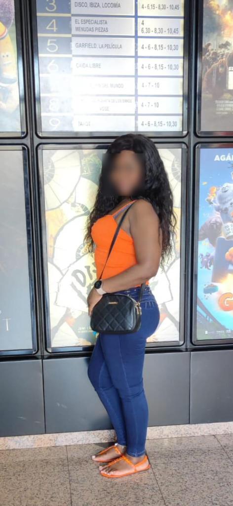 642643206: Chica busca chico en Barcelona