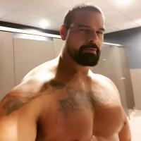 687716981: Chico busca chica en Barcelona