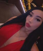 677892705: Chica busca chico en Barcelona