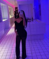 677892705: Chica busca chico en Barcelona