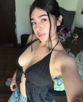 697708106: Chica busca chico en Granada