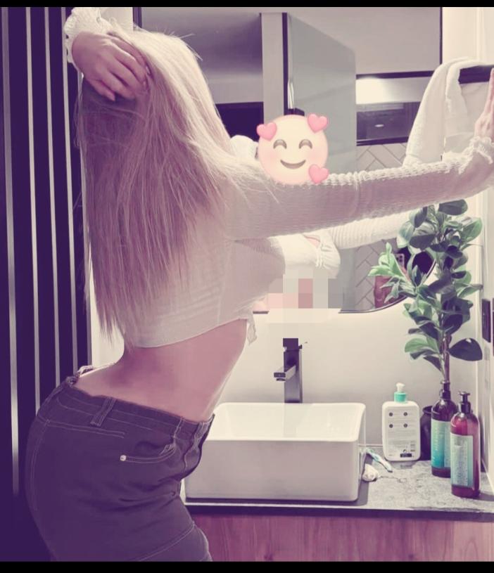 631196764: Chica busca chico en Granada