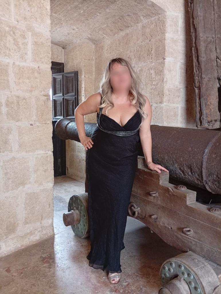 692429990: Chica busca chico en Almería
