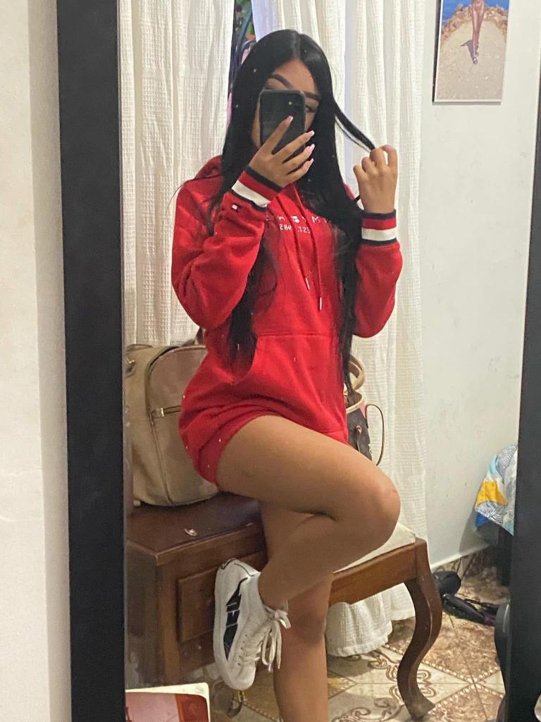 643976819: Chica busca chico en La Coruña