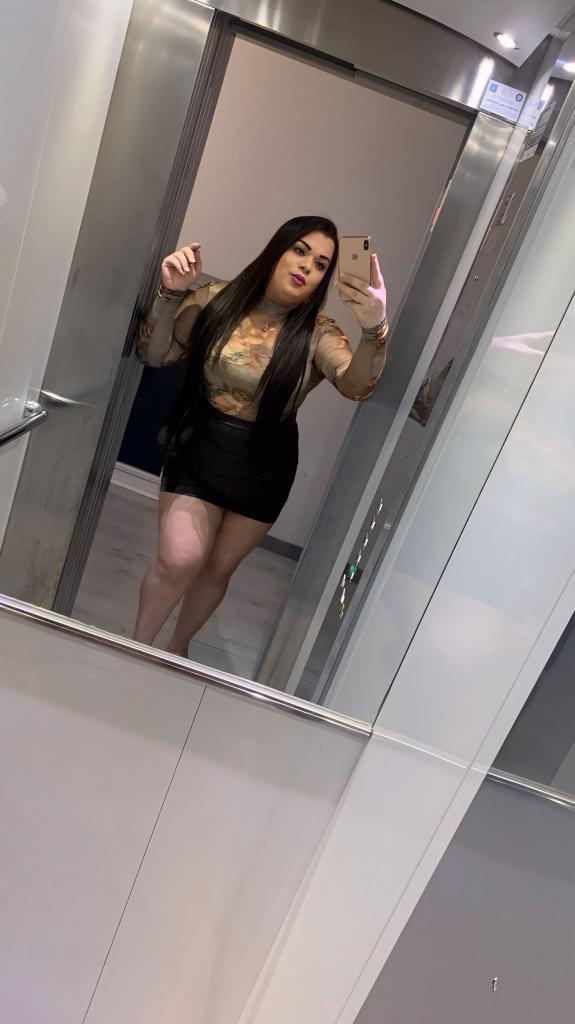 654229528: Travesti en León