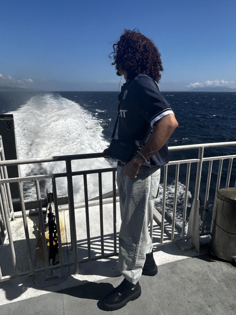 613599333: Chica busca chico en Sevilla